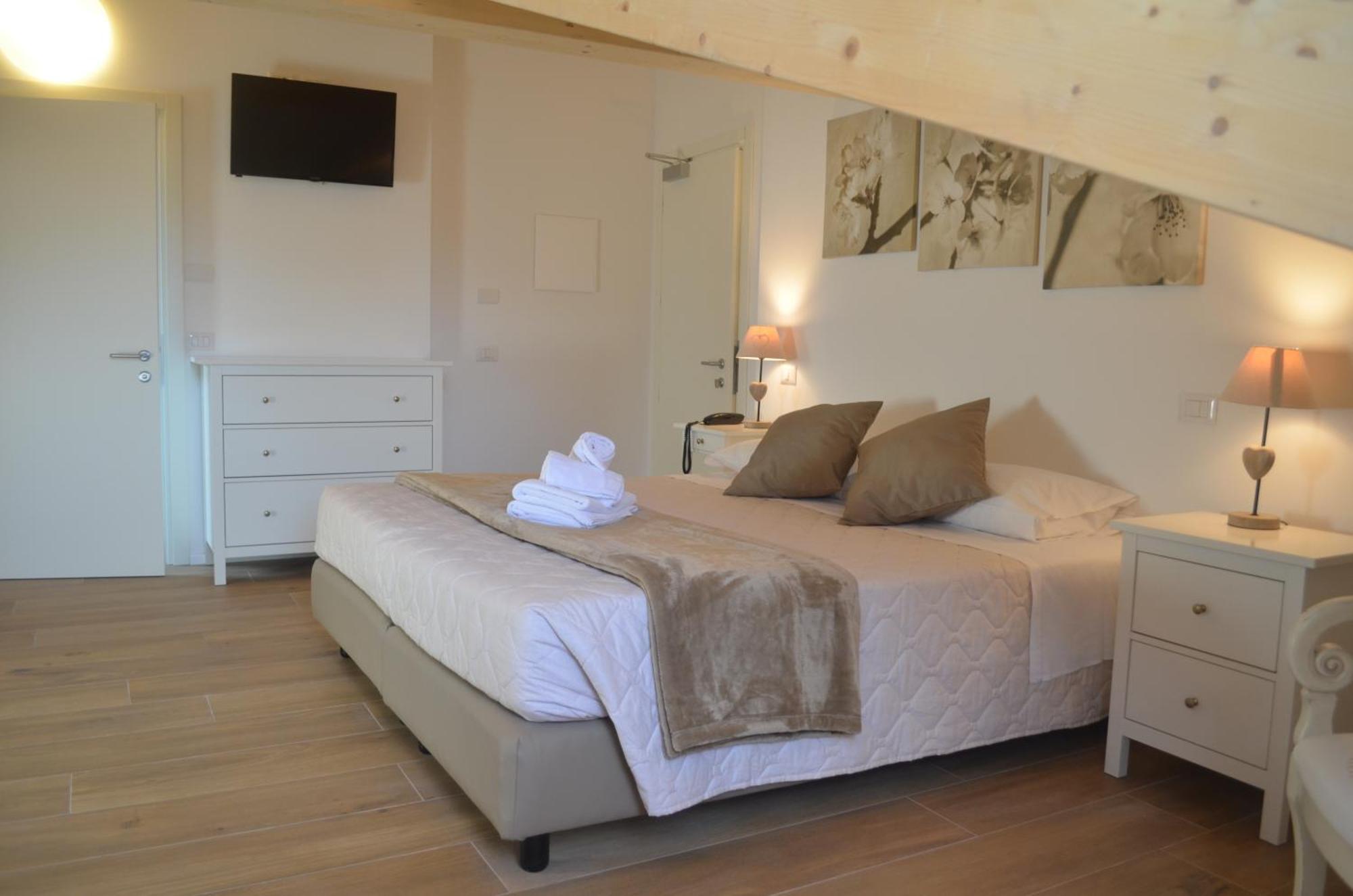 Rivamia Hotel